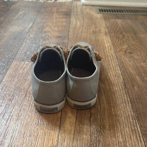 Women's 8 Canvas Slip Ons - Picture 4 of 5